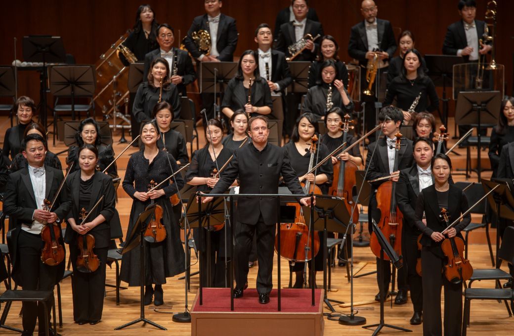 Ludovic Morlot and the Seoul Philharmonic Orchestra &copy; Seoul Philharmonic Orchestra