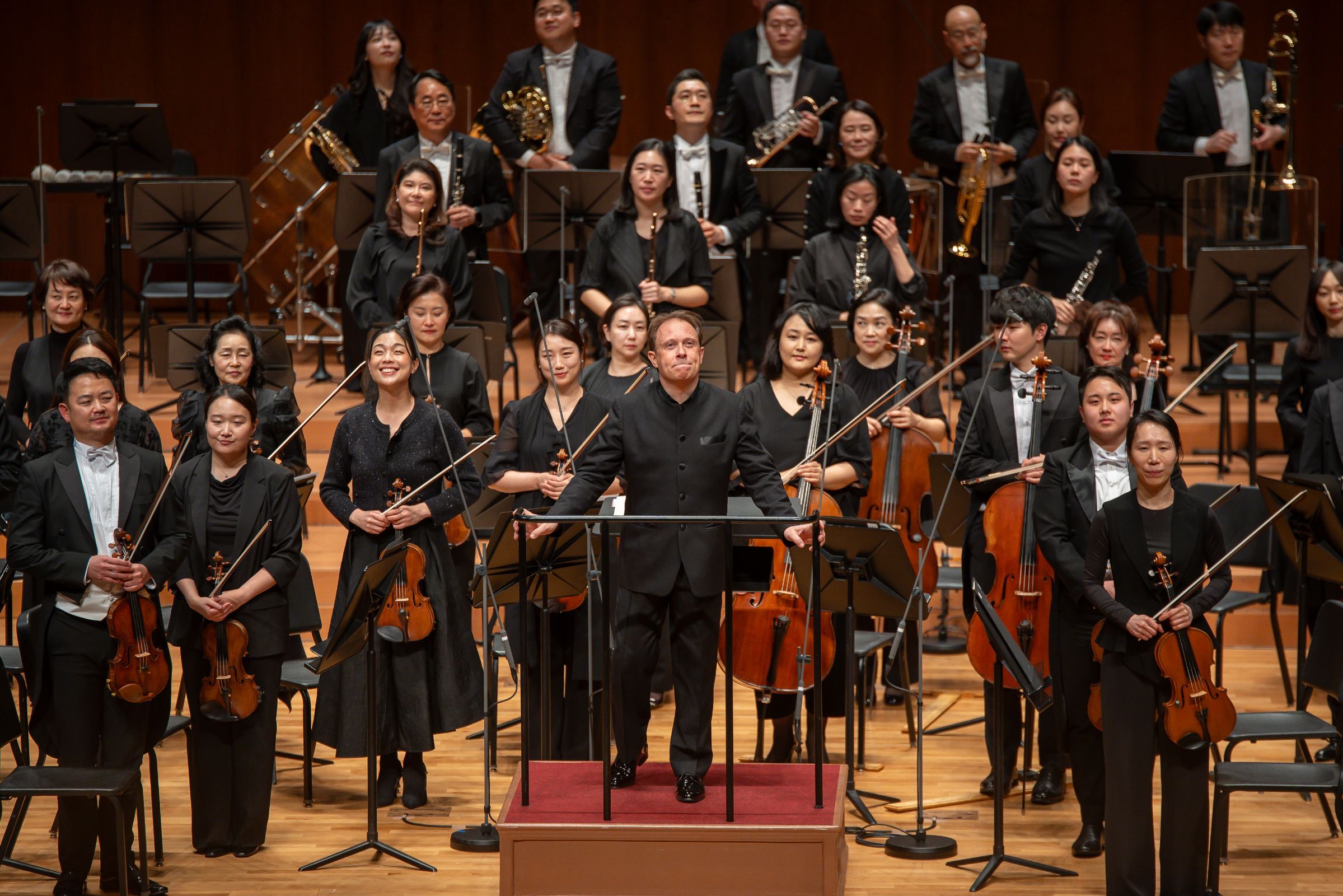 Ludovic Morlot and the Seoul Philharmonic Orchestra &copy; Seoul Philharmonic Orchestra