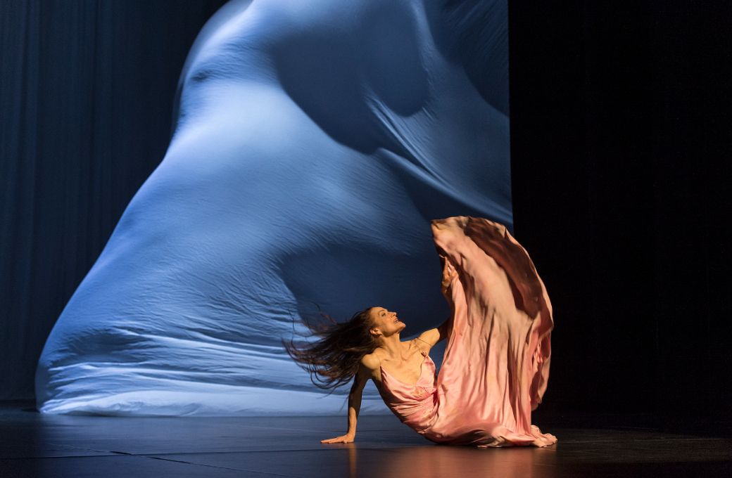 <i>Sweet Mambo</i> by Pina Bausch for Tanztheater Wuppertal © Karl-Heinz Krauskopf