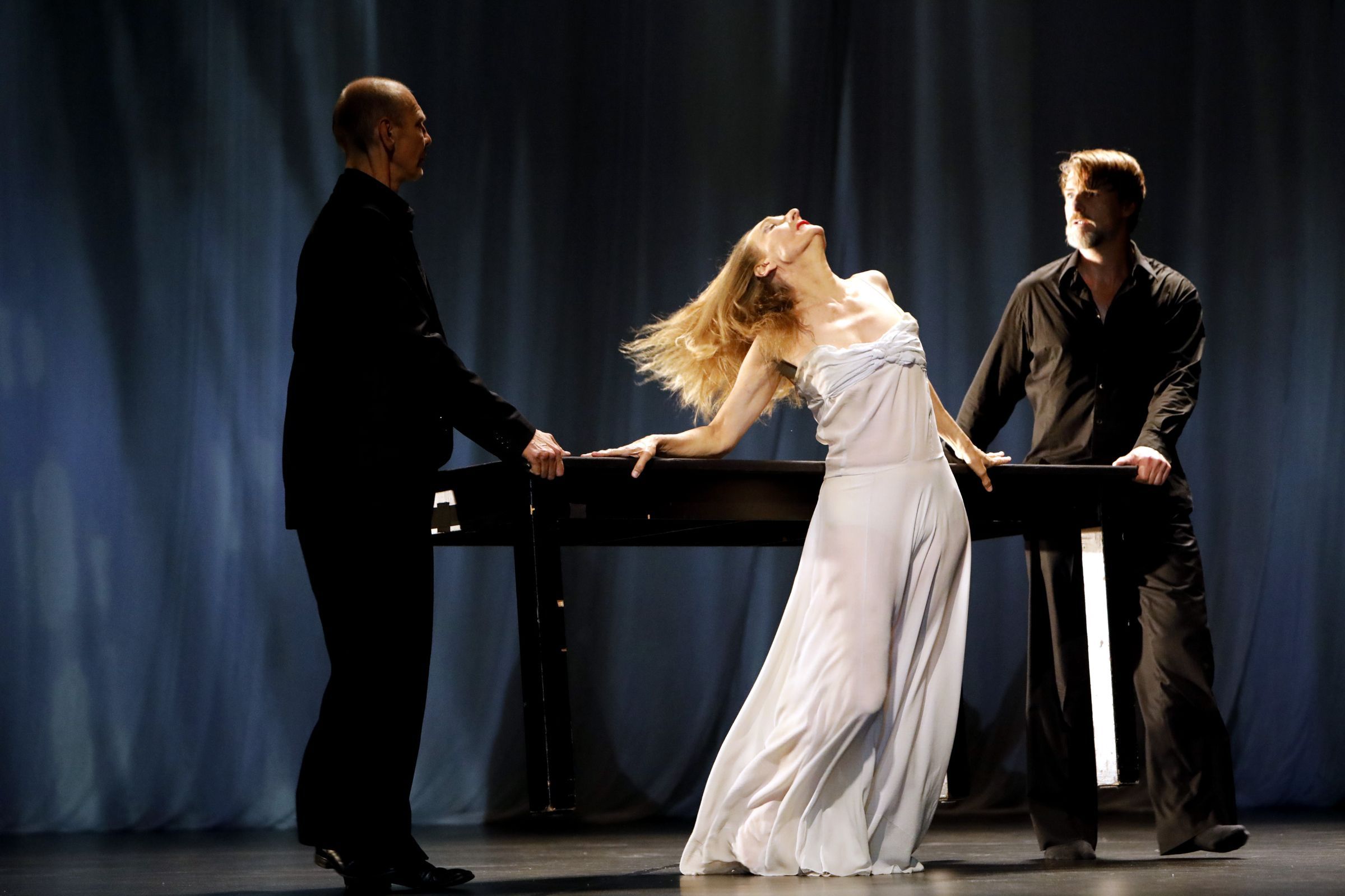 <i>Sweet Mambo</i> by Pina Bausch for Tanztheater Wuppertal © Ursula Kaufmann
