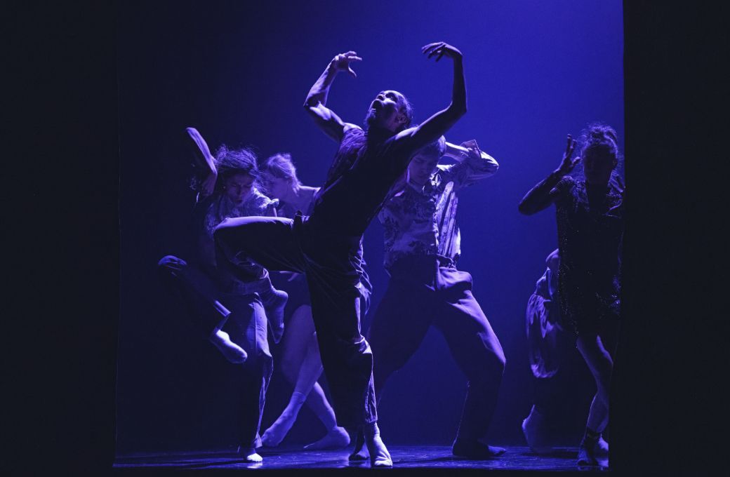 Hofesh Shechter Company in <i>Theatre of Dreams</i> &copy; Tom Visser