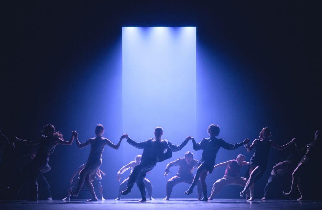 Hofesh Shechter Company in <i>Theatre of Dreams</i> &copy; Tom Visser