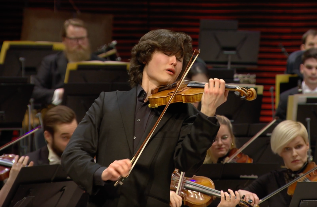 Daniel Lozakovich and the Helsinki Philharmonic Orchestra © Helsinki Philharmonic Orchestra