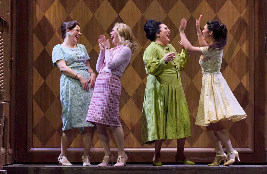 Caterina Piva (Meg), Maria Agresta (Alice), Anita Rachvelishvili (Quickly), Désirée Giove (Nannetta) © Luciano Romano