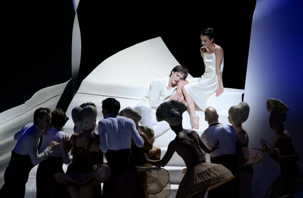 Lou Beyne and Jacopo Bellussi with Les Ballets de Monte-Carlo in <i>Cendrillon</i> © Alice Blangero