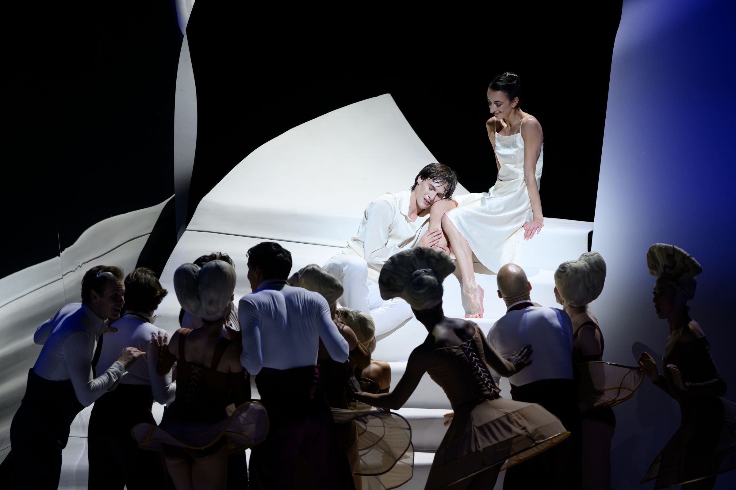 Lou Beyne and Jacopo Bellussi with Les Ballets de Monte-Carlo in <i>Cendrillon</i> © Alice Blangero