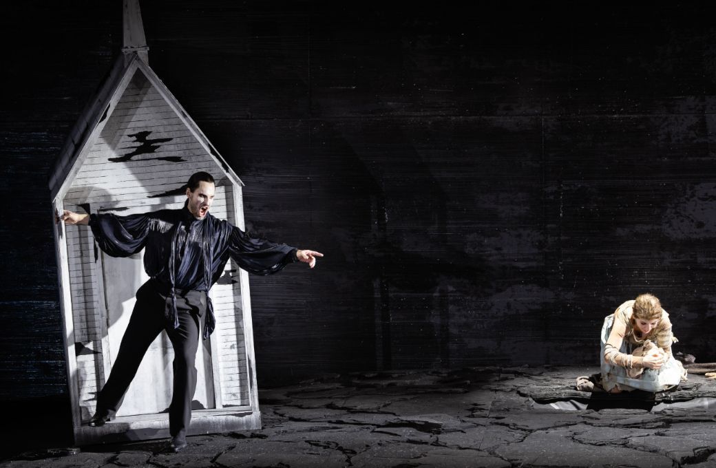 Kyle Ketelsen (M&eacute;phistoph&eacute;l&egrave;s) und Olga Kulchynska (Marguerite) &copy; Geoffroy Schied