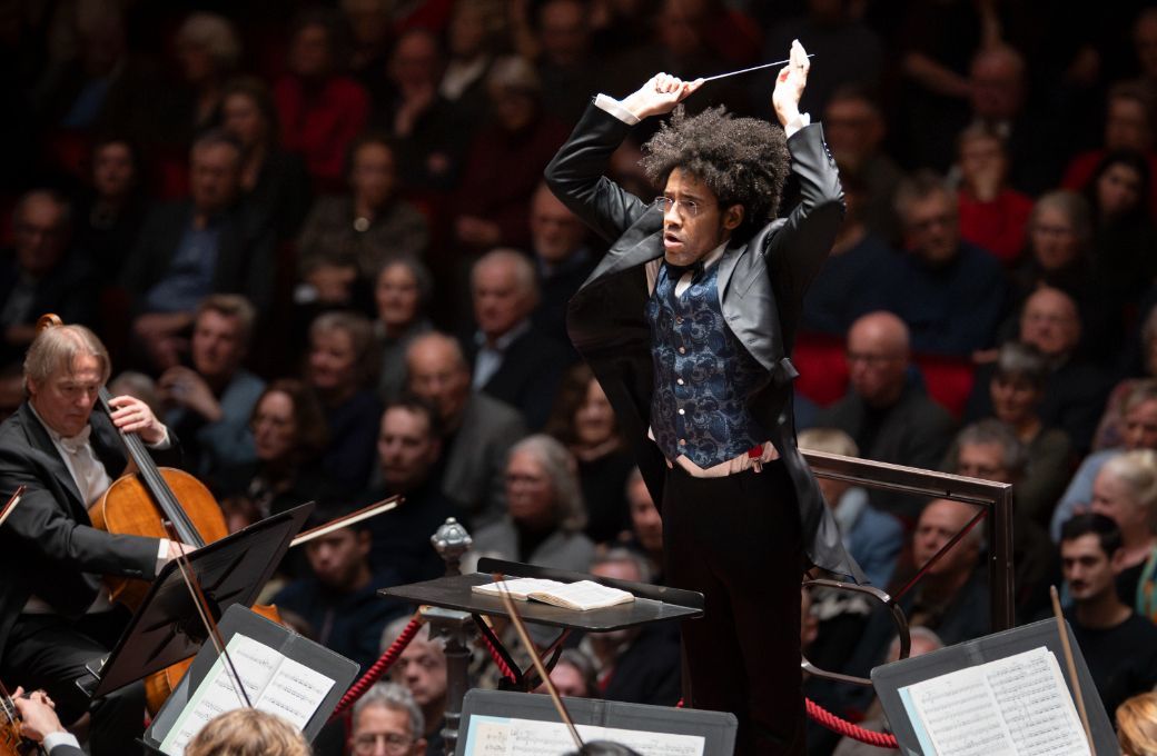 Rafael Payare conducts the Royal Concertgebouw Orchestra &copy; Simon van Boxtel