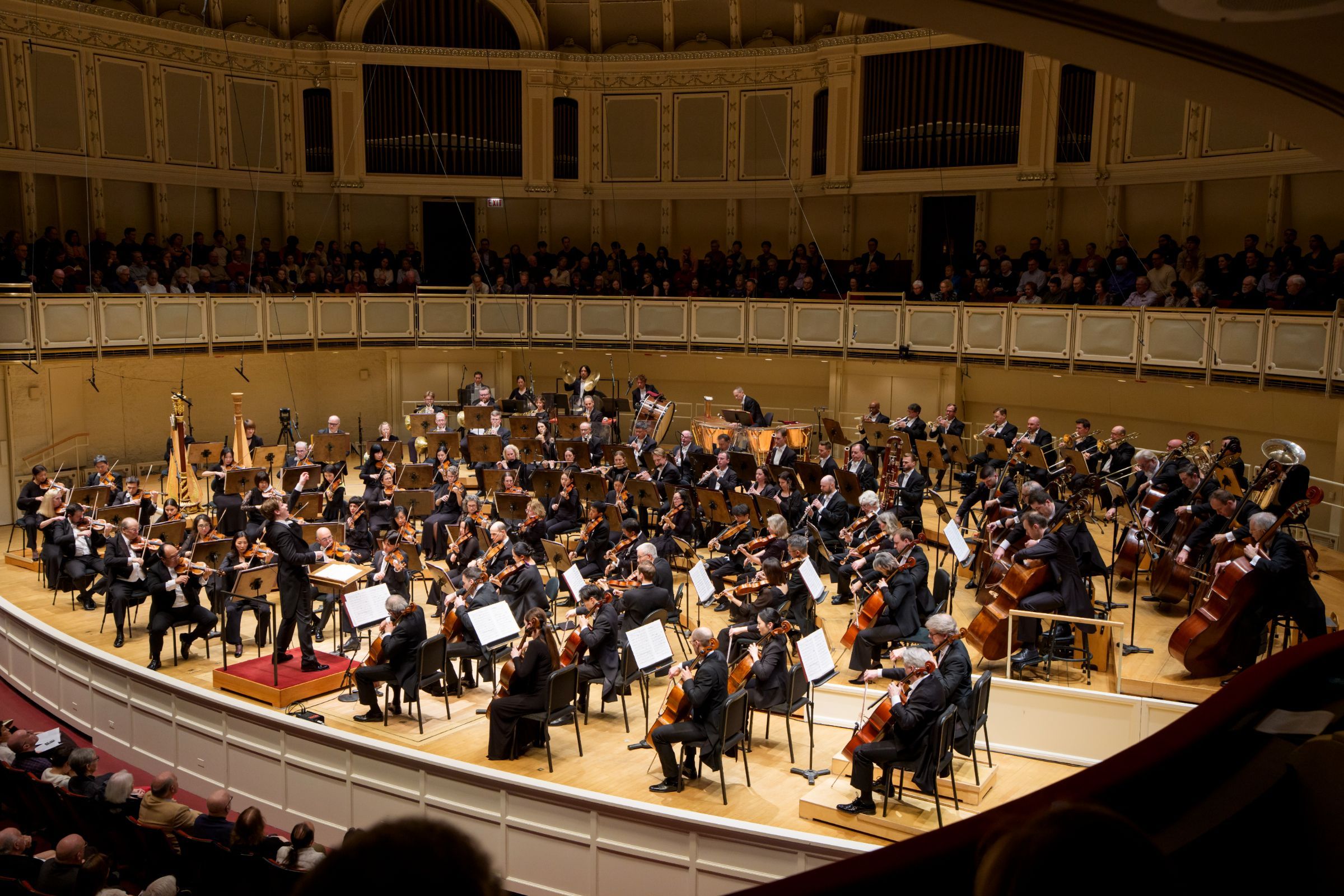 Klaus Mäkelä conducts the Chicago Symphony Orchestra © Todd Rosenberg Photography