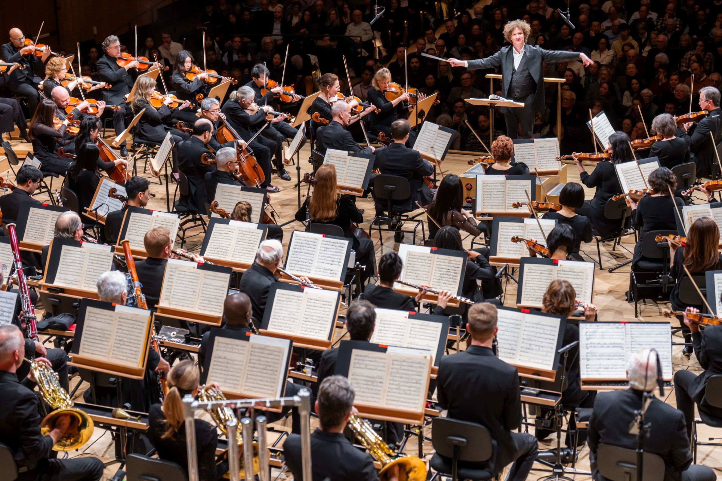 Santtu-Matias Rouvali conducts the New York Philharmonic &copy; Chris Lee