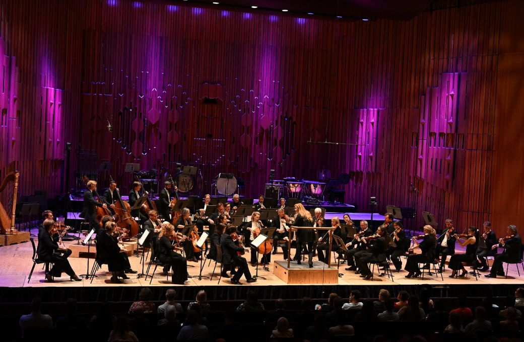 Barbara Hannigan conducts the LSO &copy; LSO | Mark Allan