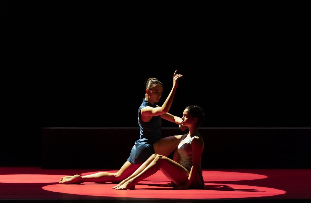 Charlotte Kragh and Selina Appenzeller in Angelin Preljocaj&rsquo;s <i>Annonciation</i> &copy; Kiran West