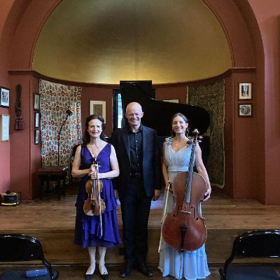 &copy; Leighton House