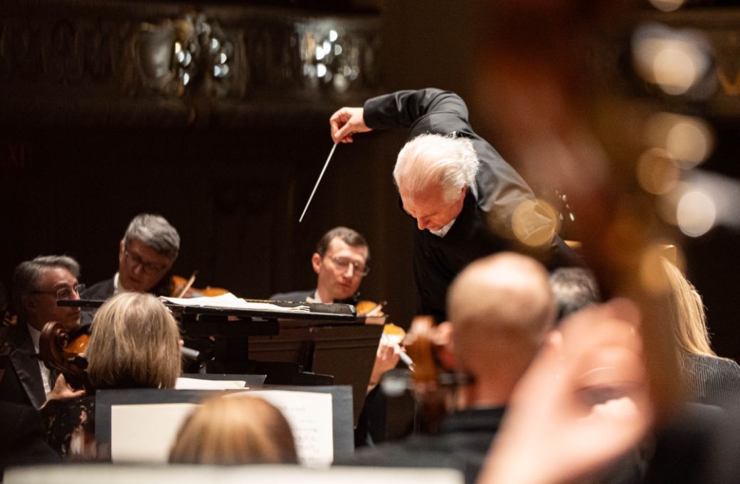 Manfred Honeck conducts the Pittsburgh Symphony Orchestra &copy; Josh Milteer