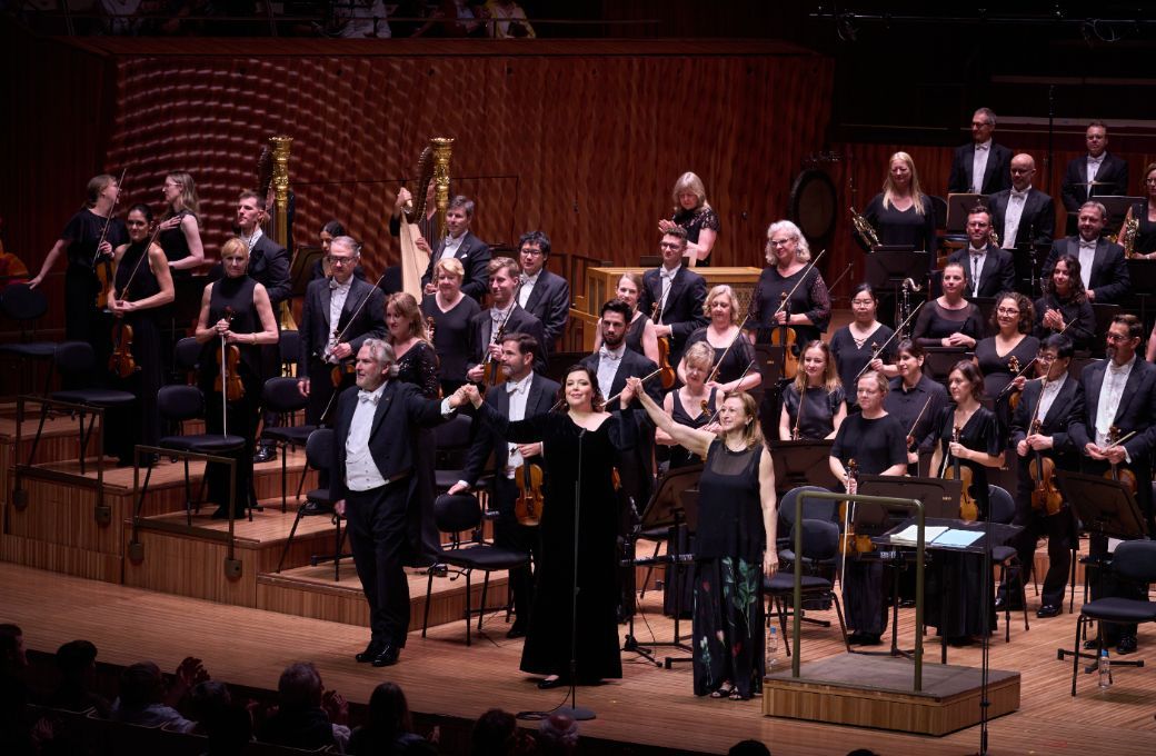 Simon O’Neill, Alexandra Ionis, Simone Young and the Sydney Symphony Orchestra © Jay Patel