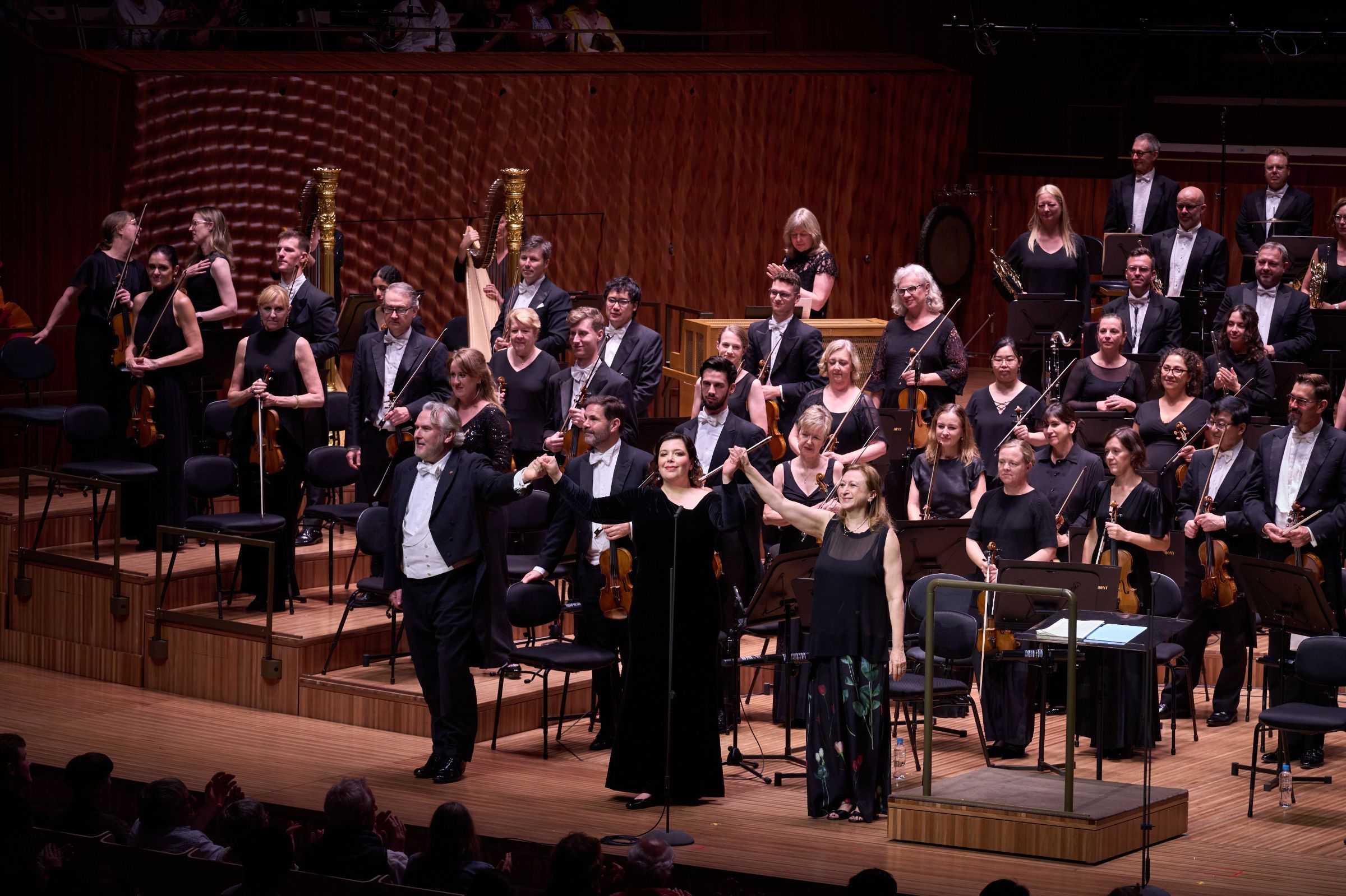 Simon O’Neill, Alexandra Ionis, Simone Young and the Sydney Symphony Orchestra © Jay Patel