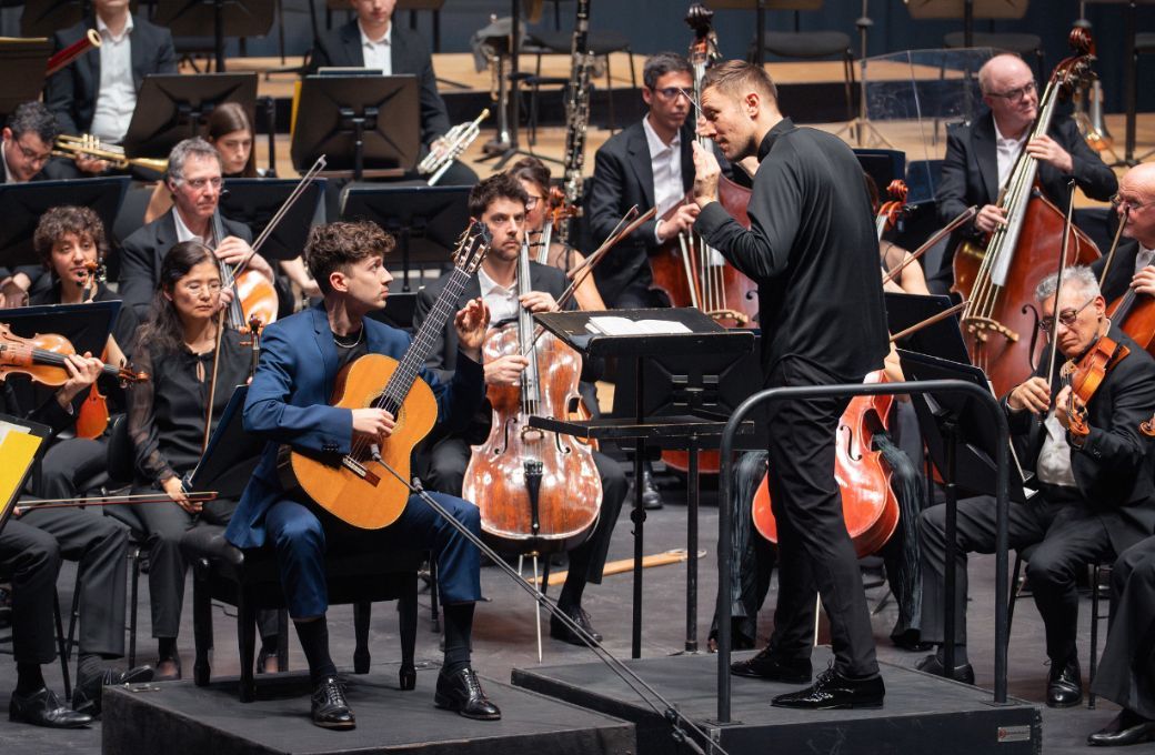 Thibaut Garc&iacute;a y Roberto Gonz&aacute;lez-Monjas con la OSG &copy; Orquesta Sinf&oacute;nica de Galicia