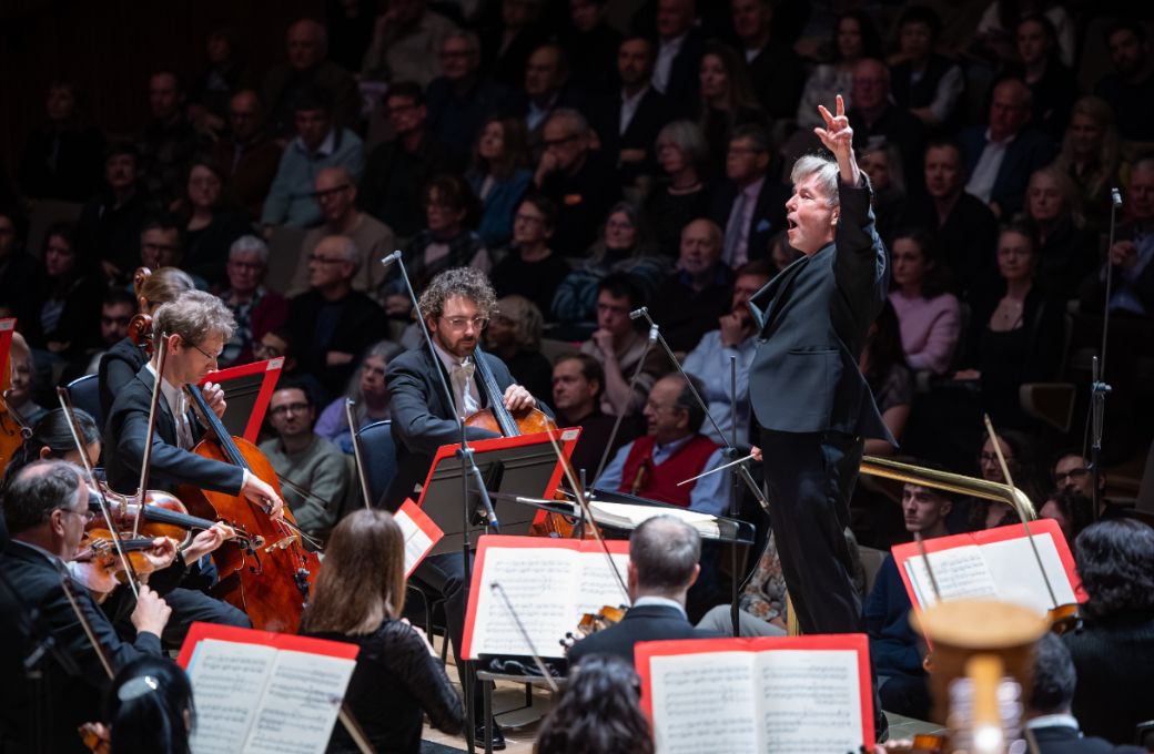 Esa-Pekka Salonen conducts the Philharmonia &copy; Philharmonia Orchestra | Marc Gascoigne