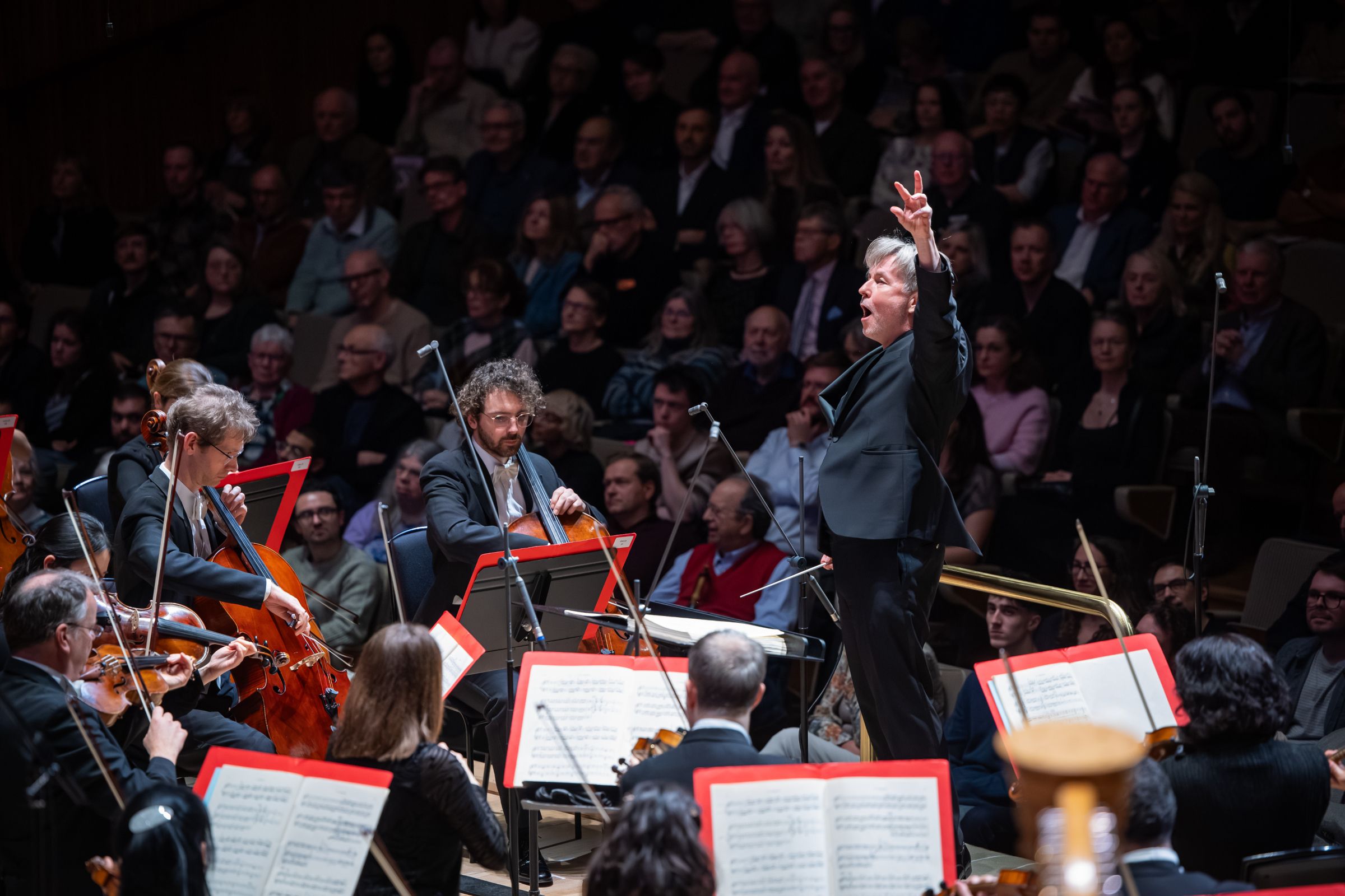 Esa-Pekka Salonen conducts the Philharmonia &copy; Philharmonia Orchestra | Marc Gascoigne