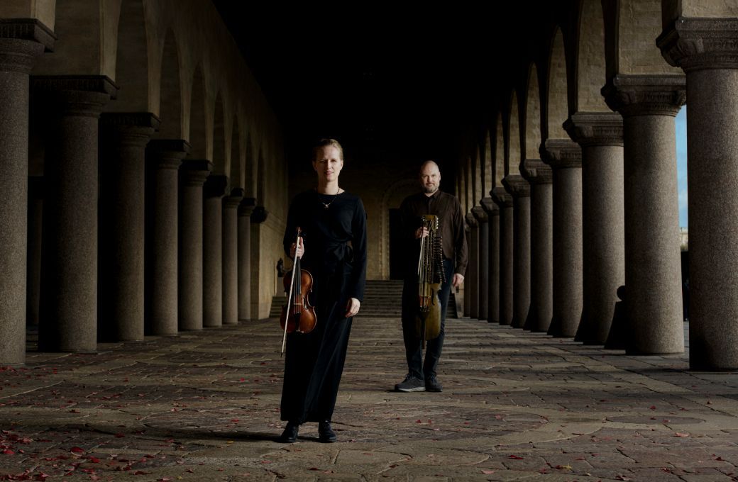 Ida Meidell (Baroque violin) with Johan Hedin (nyckelharpa) &copy; Fredrik Gille
