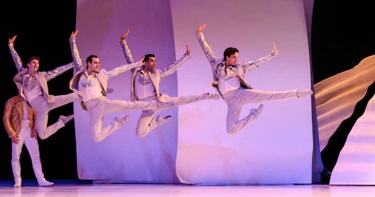 Les Ballets de Monte-Carlo in Jean-Christophe Maillot’s <i>Cendrillon</i> © Alice Blangero