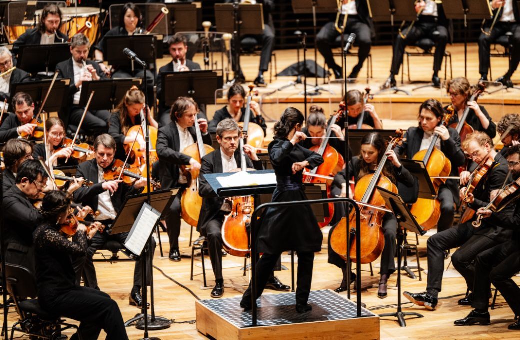 Oksana Lyniv &agrave; la t&ecirc;te de l'Orchestre de Paris &copy; William Beaucardet