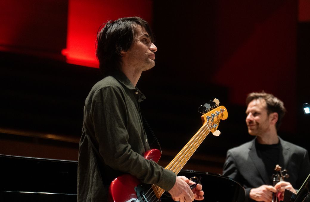 Jonny Greenwood &copy; Sharyn Bellemakers | The Hall&eacute;