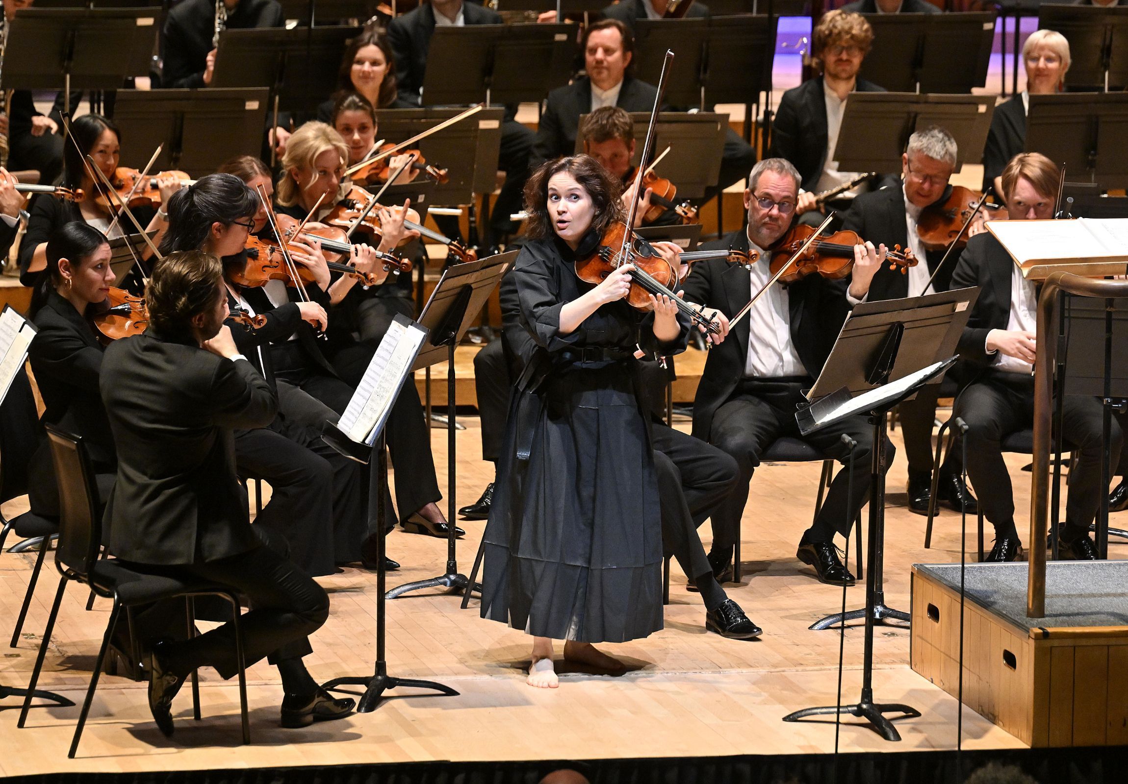 Patricia Kopatchinskaja and the London Symphony Orchestra &copy; LSO | Mark Allan