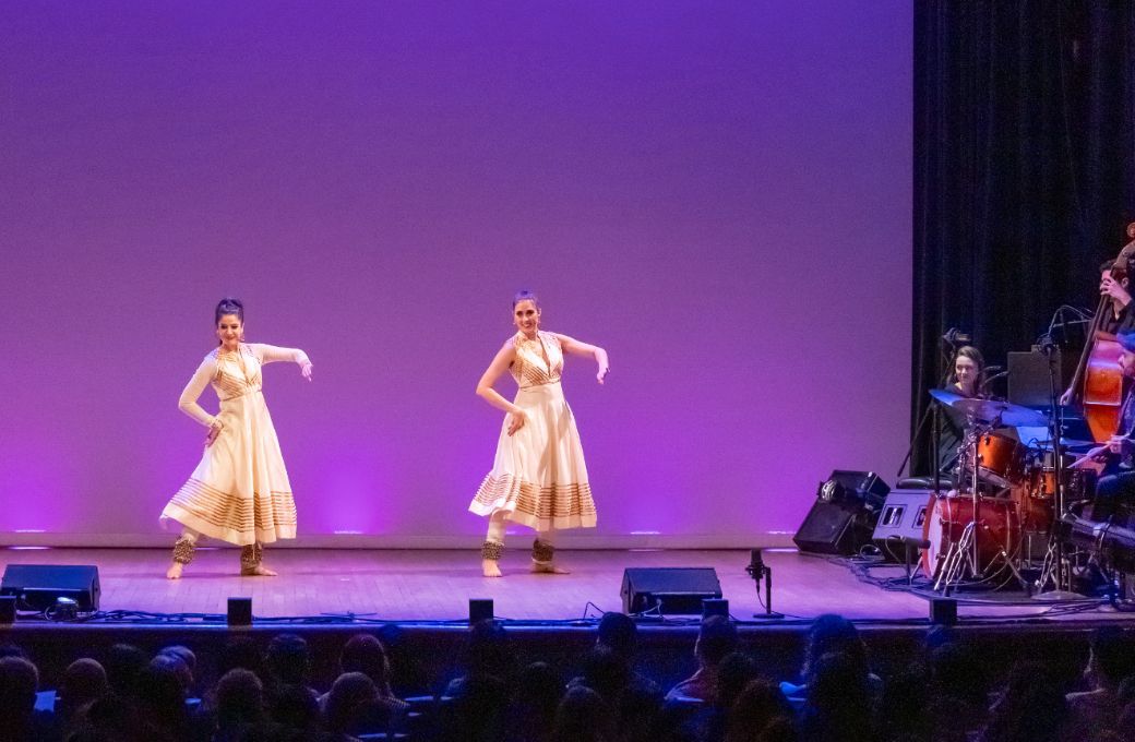 Rachna Nivas and Rukhmani Mehta in <i>Speak</i> © Richard Termine