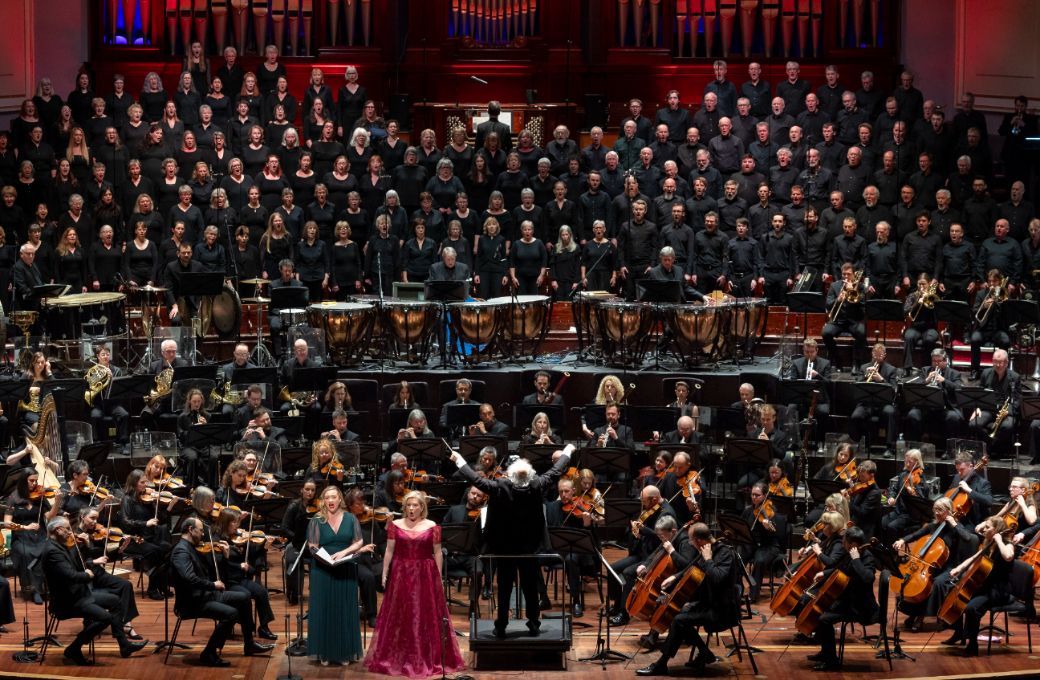 Sir Donald Runnicles conducts the Edinburgh Festival Chorus and the BBC Scottish SO © BBC | Martin Shields