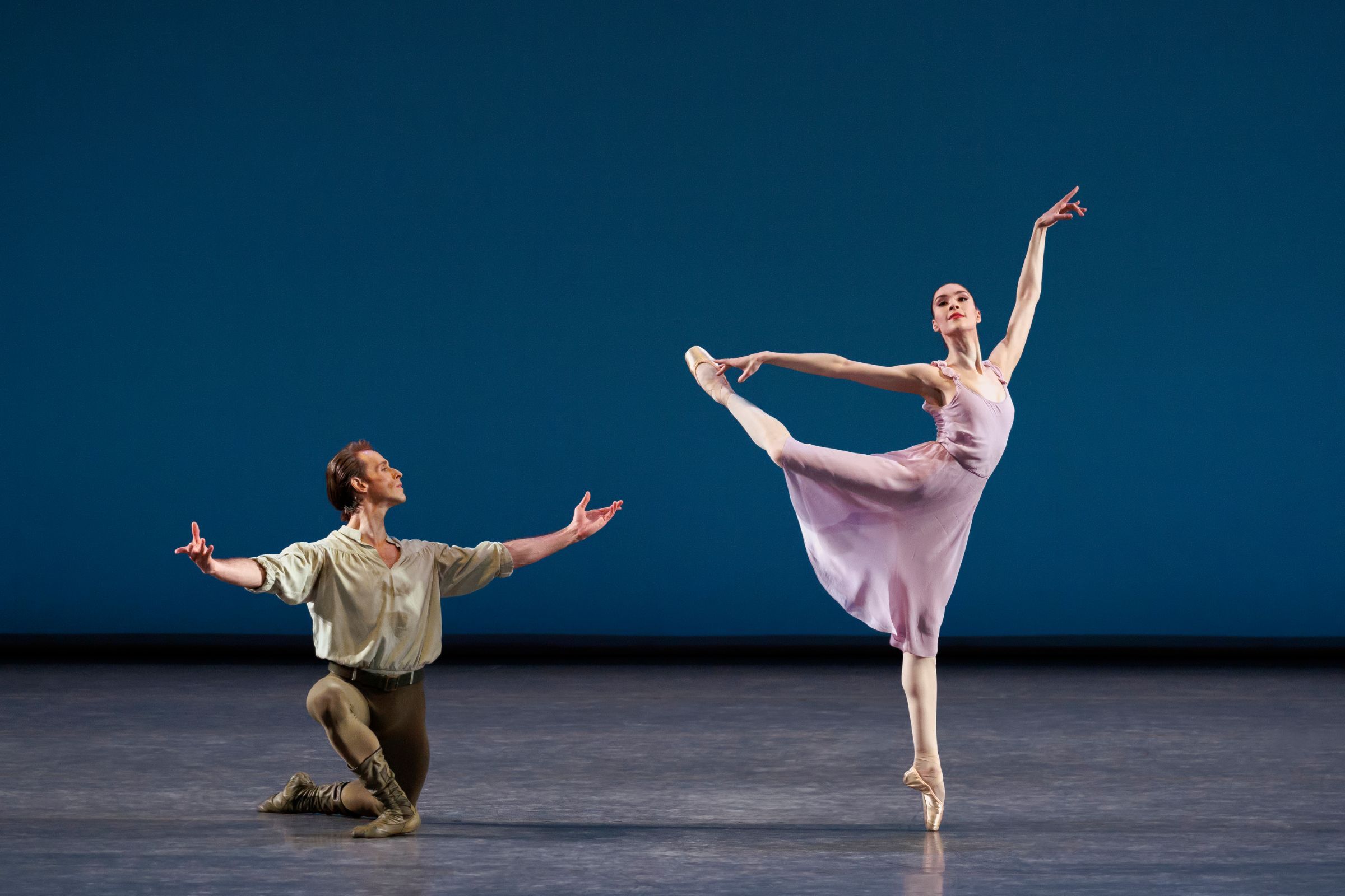 Adrian Danchig-Waring and Mira Nadon in Jerome Robbins’ <i>Dances at a Gathering</i> &copy; Erin Baiano