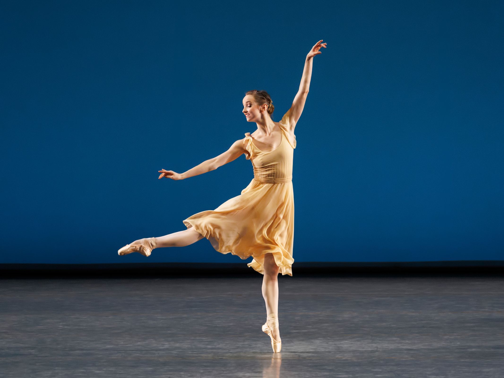 Emma Von Enck in Jerome Robbins’ <i>Dances at a Gathering</i> &copy; Erin Baiano