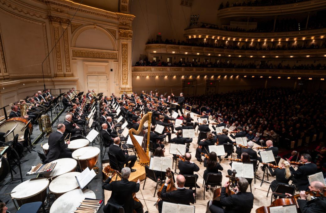 Andris Nelsons conducts the Vienna Philharmonic in Carnegie Hall &copy; Chris Lee