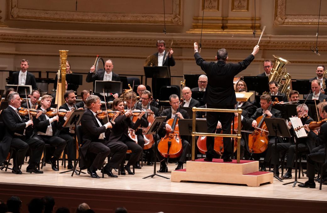 Andris Nelsons conducts the Vienna Philharmonic &copy; Chris Lee