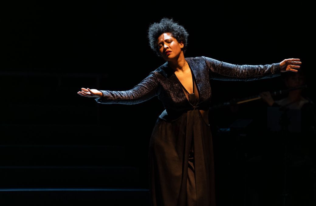 Julia Bullock in <i>Perle noire</i> &copy; Andrew Beveridge