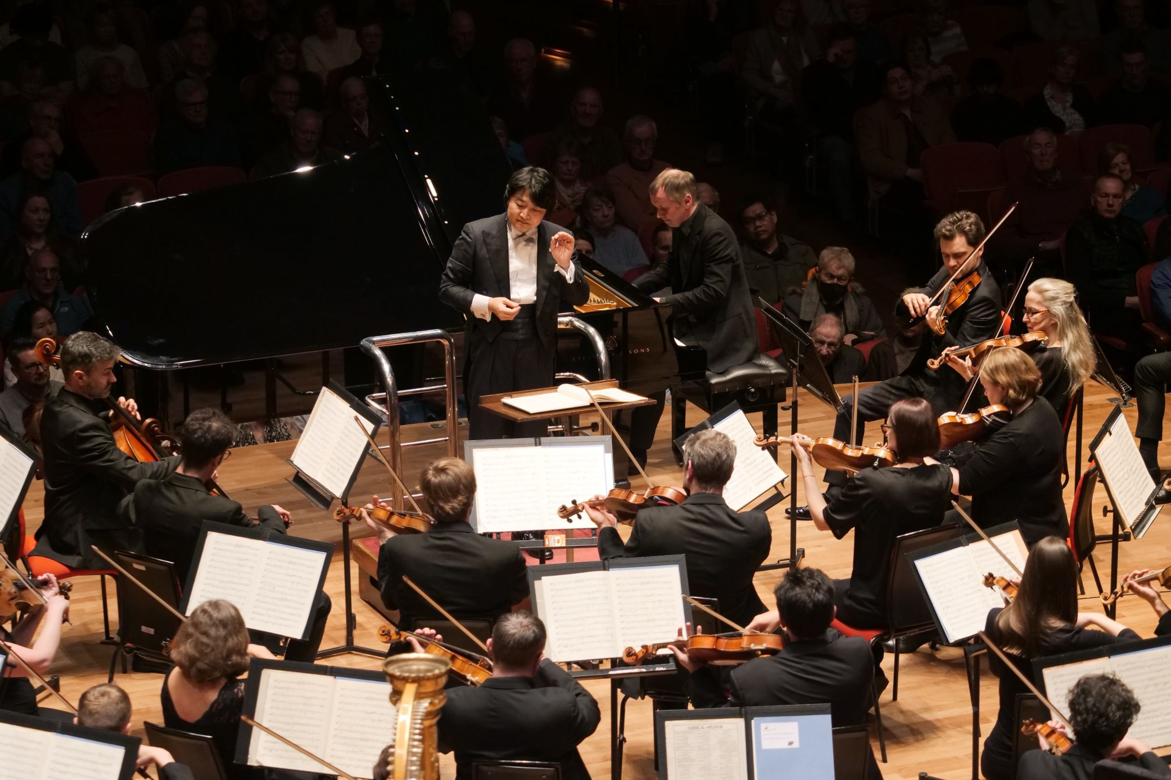 Kazuki Yamada, Steven Osborne and the City of Birmingham Symphony Orchestra &copy; Hannah Blake-Fathers