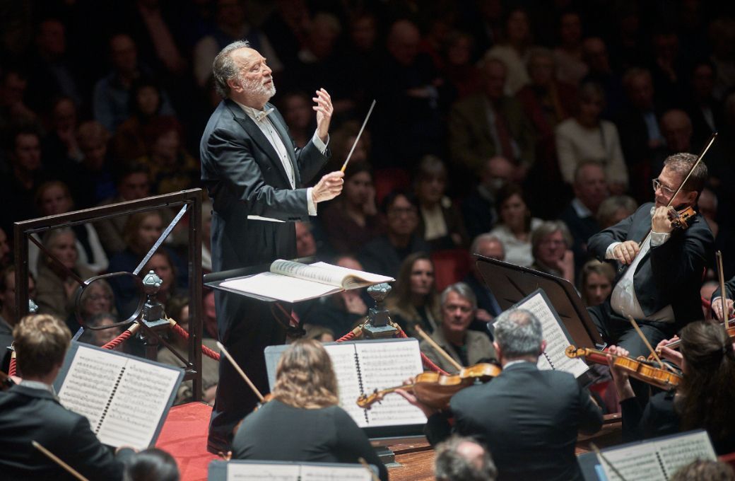 Riccardo Chailly conducts the Royal Concertgebouw Orchestra &copy; Eduardus Lee (2023)
