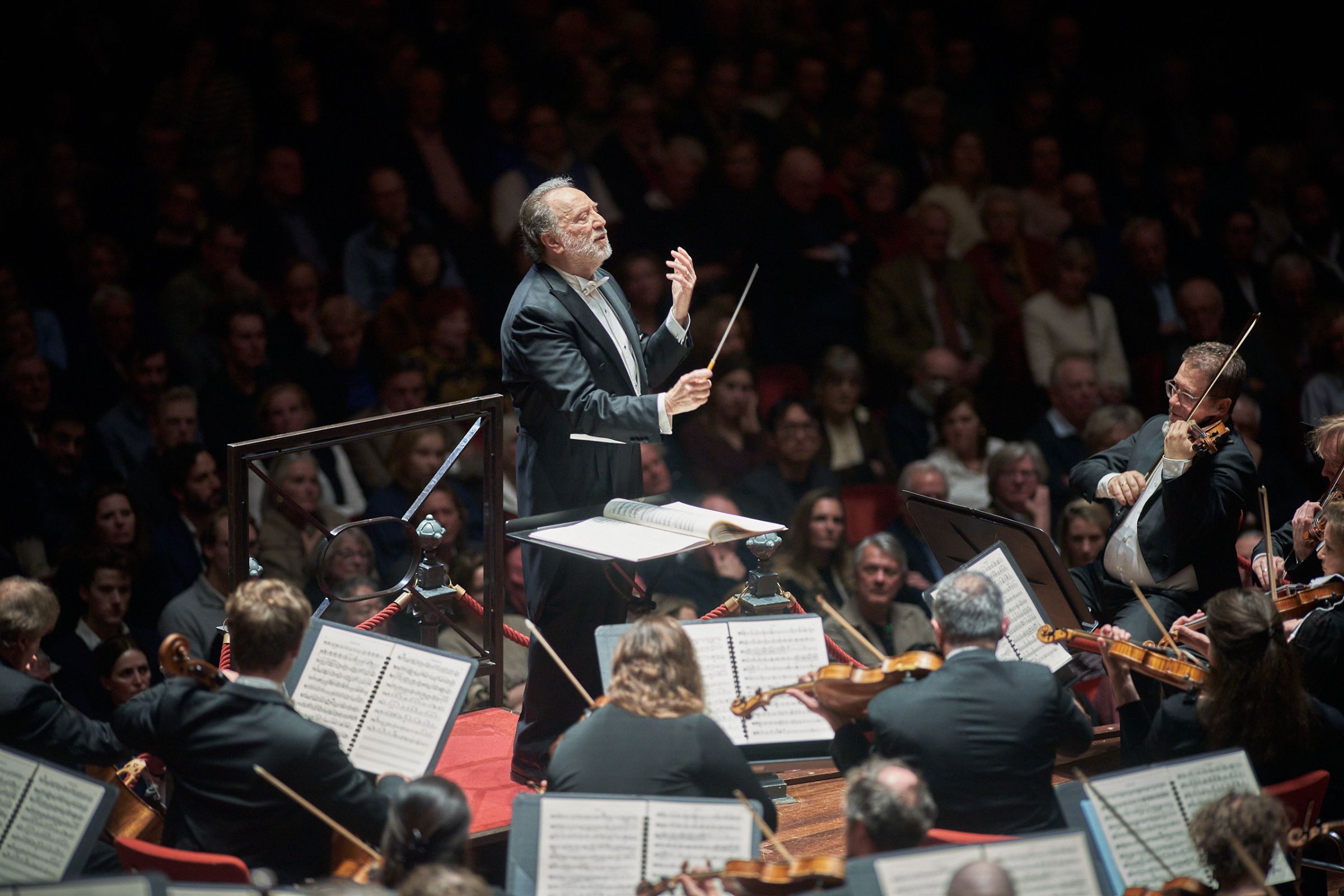 Riccardo Chailly conducts the Royal Concertgebouw Orchestra &copy; Eduardus Lee (2023)
