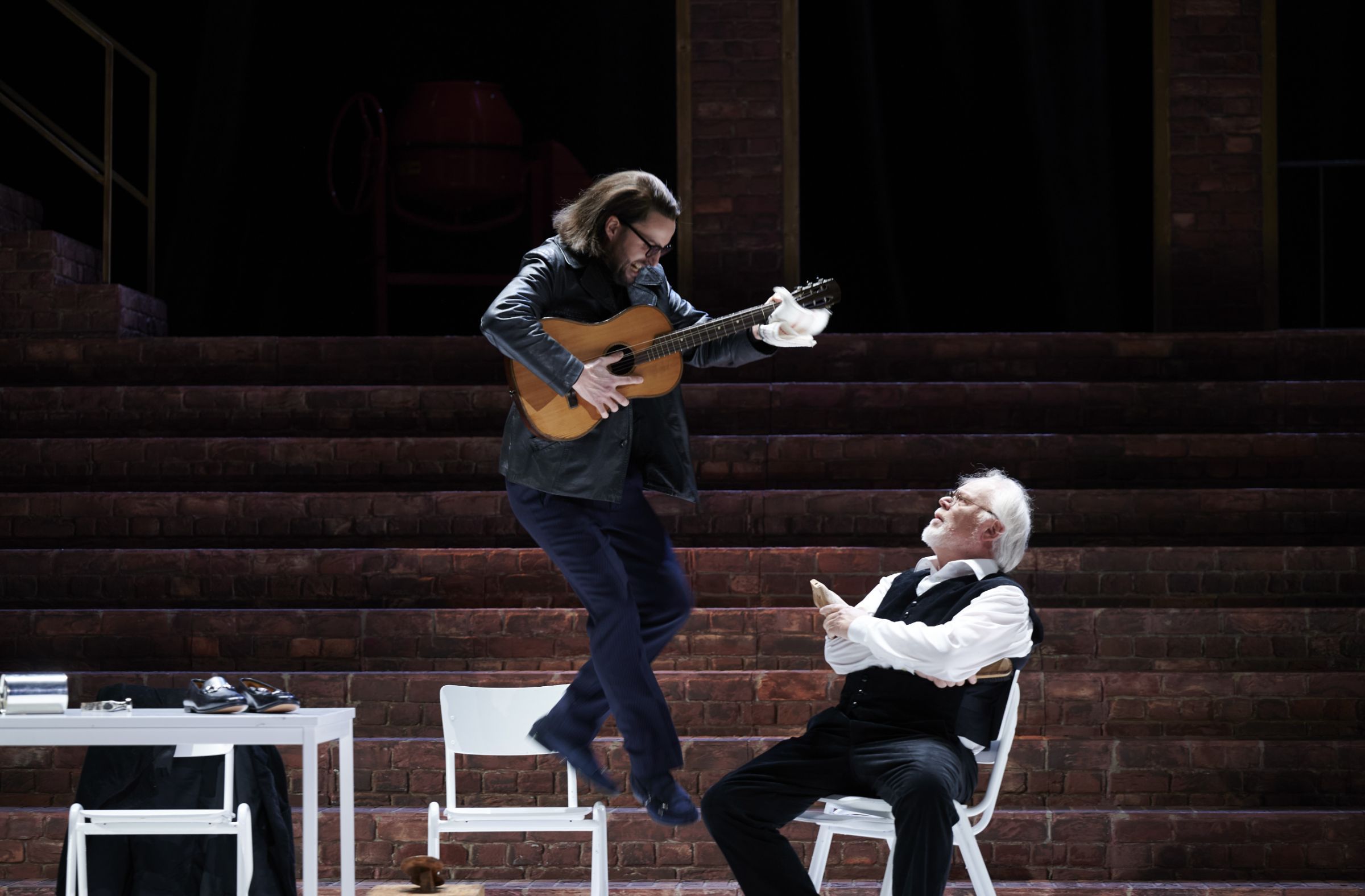 Björn Bürger (Sixtus Beckmesser) und Martin Gantner (Hans Sachs) &copy; Matthias Baus