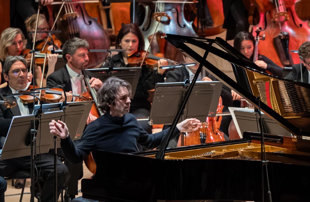 Alexandre Kantorow and the London Philharmonic Orchestra &copy; Marc Gasgoigne
