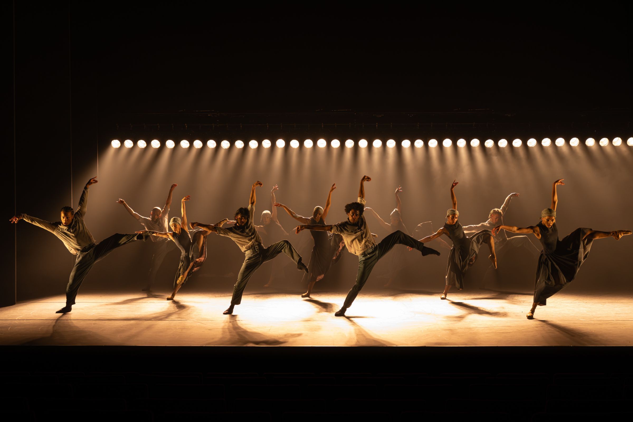 Ballet Black in Mthuthuzeli November’s <i>Ingoma</i> &copy; Photography by ASH