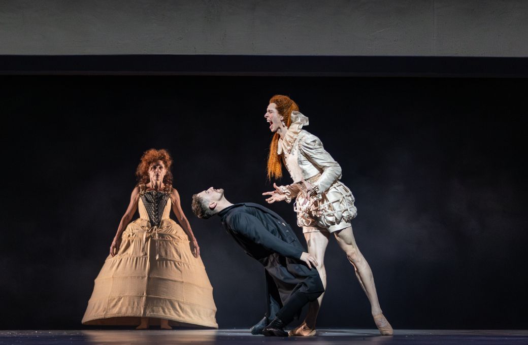 Charlotta &Ouml;fverholm, Thomas Edwards and Harvey Littlefield in <i>Mary, Queen of Scots</i> &copy; Andy Ross