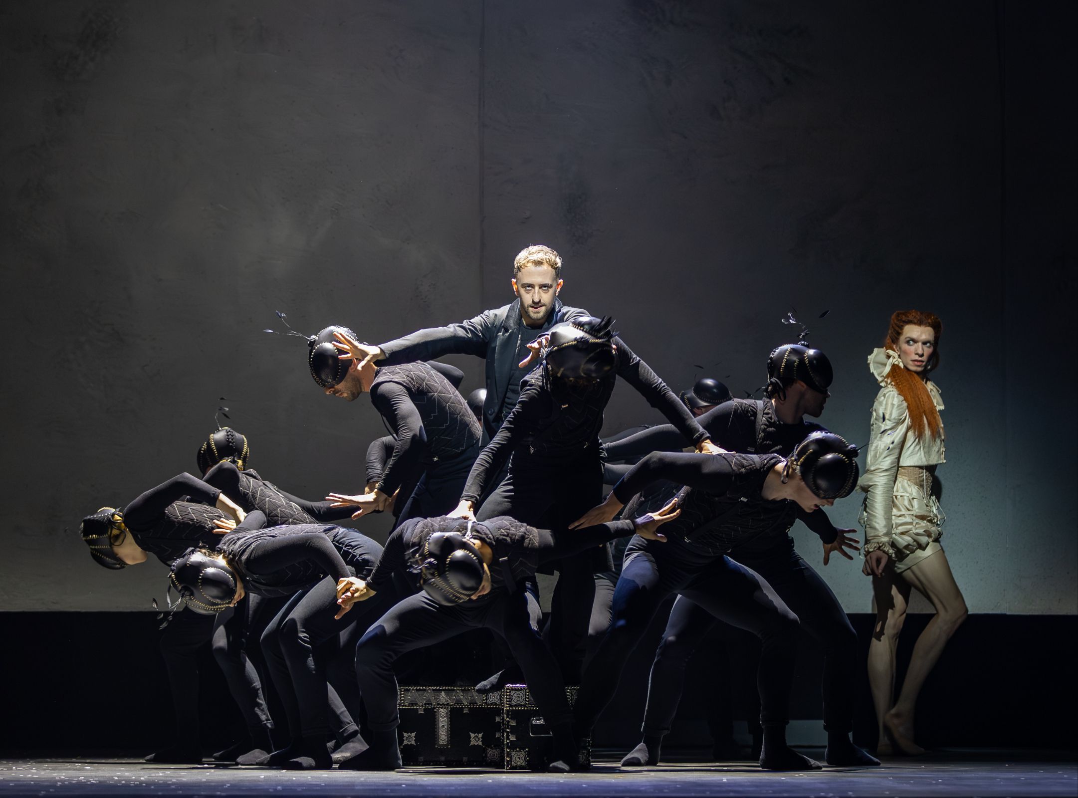 Thomas Edwards (Walsingham) and Harvey Littlefield (Younger Elizabeth) in <i>Mary, Queen of Scots</i> &copy; Andy Ross