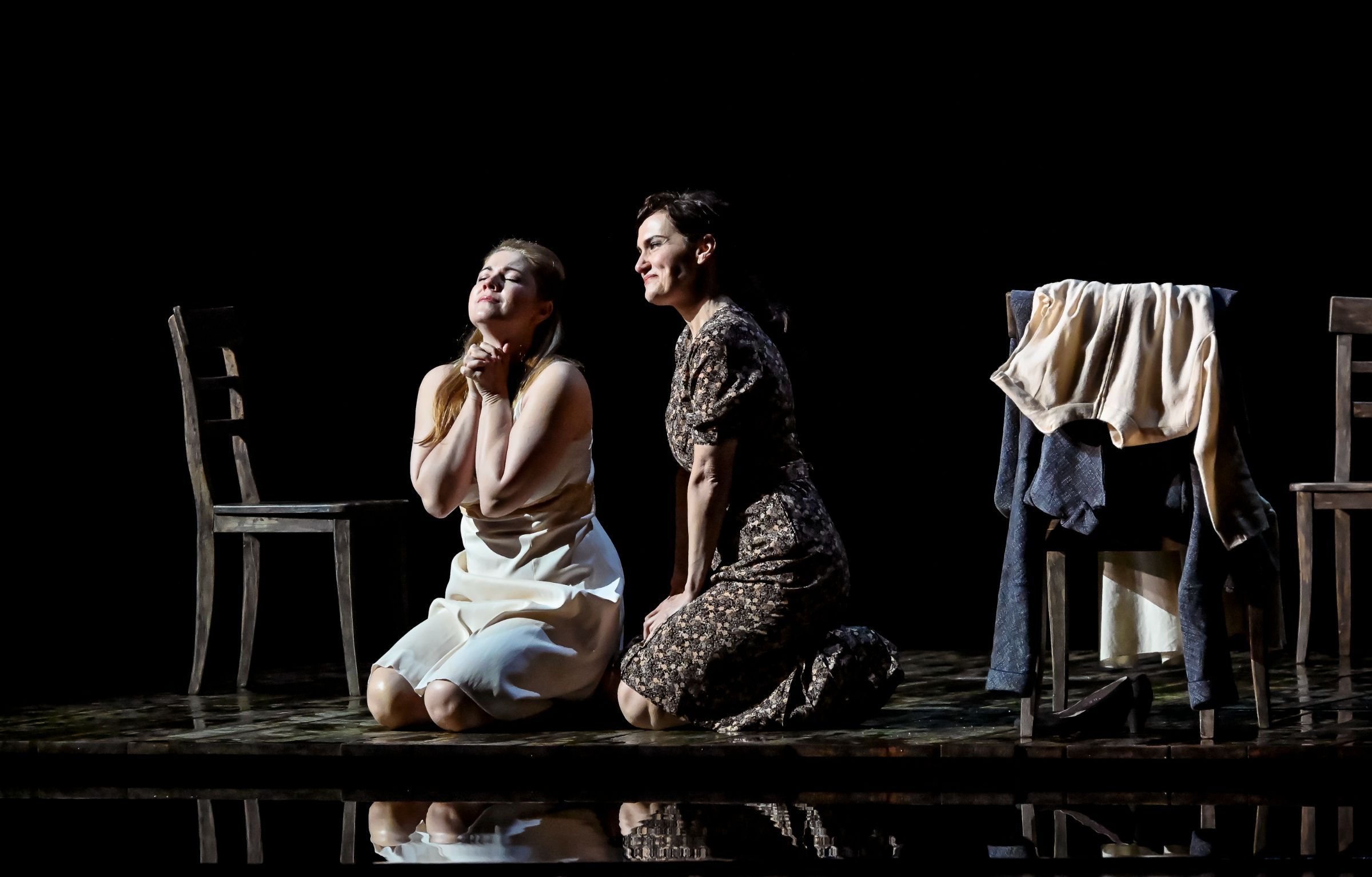 Kateřina Kněžíková (Kátya) and Václava Krejčí Housková (Varvara) &copy; Marek Olbrzymek
