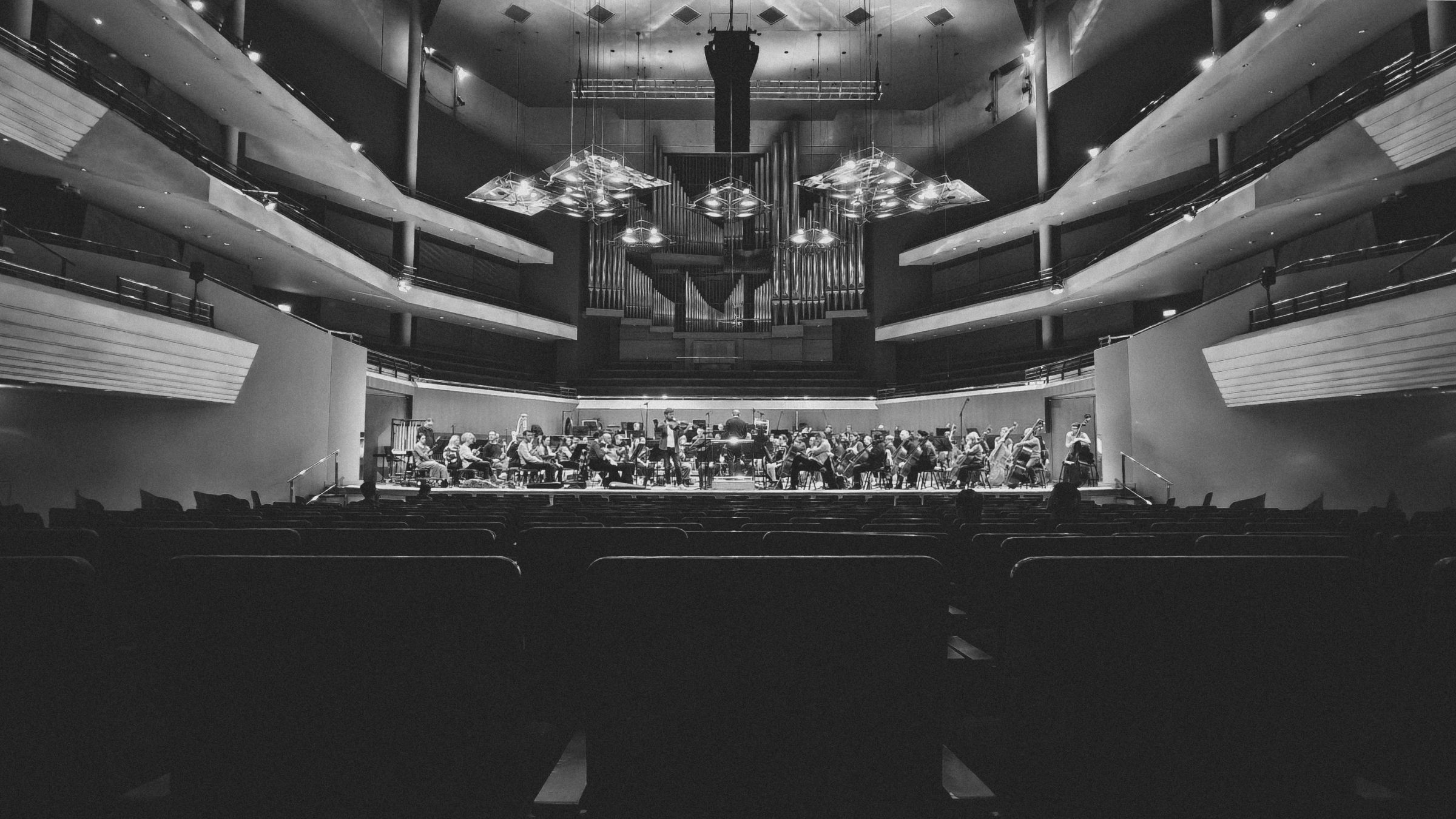 Lawrence Power rehearses with BBC Philharmonic &copy; Lawrence Dunn