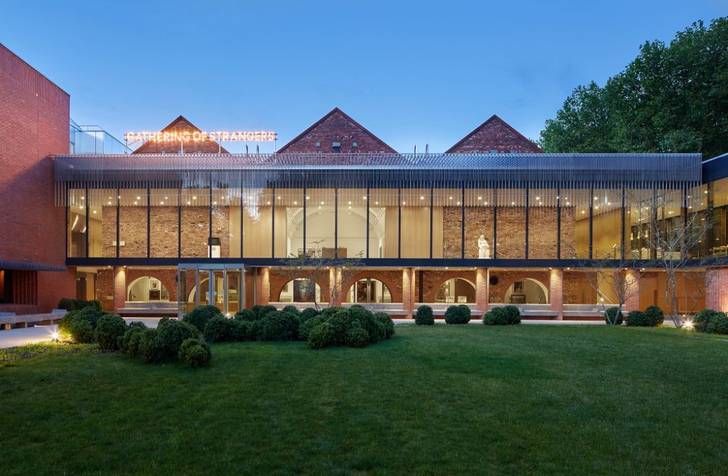 Whitworth Art Gallery &copy; Alan Williams