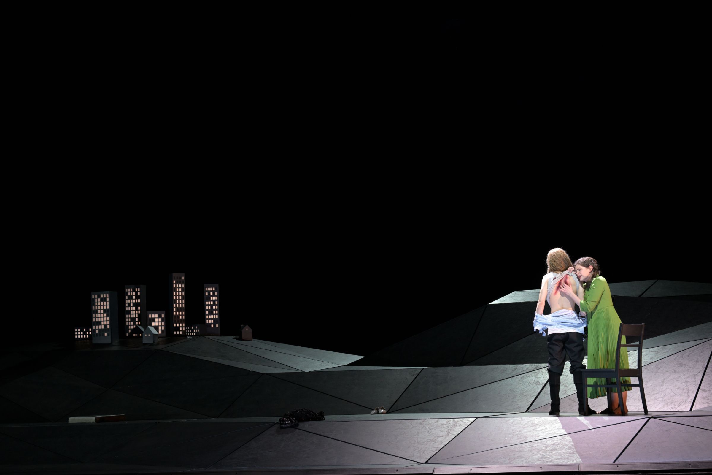 Iurii Iushkevich (The Boy) und Elizabeth Reiter (Agnès) © Barbara Aumüller