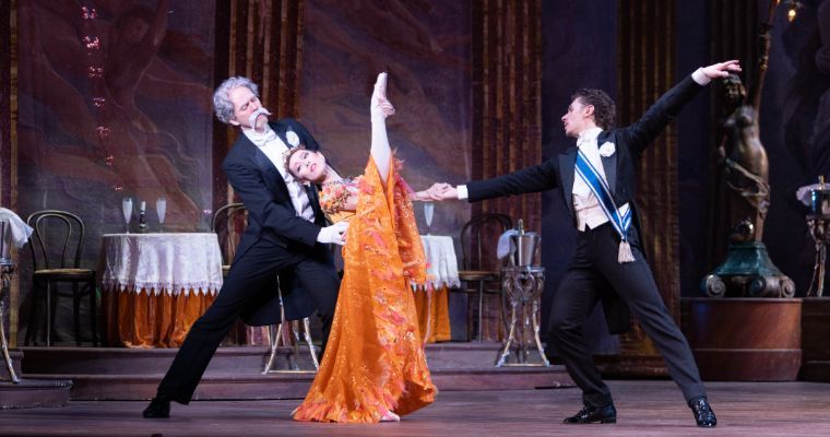 Charles Askegard, Yuka Iseda and Ashton Roxander in Ronald Hynd's <i>The Merry Widow</i> © Alexander Iziliaev