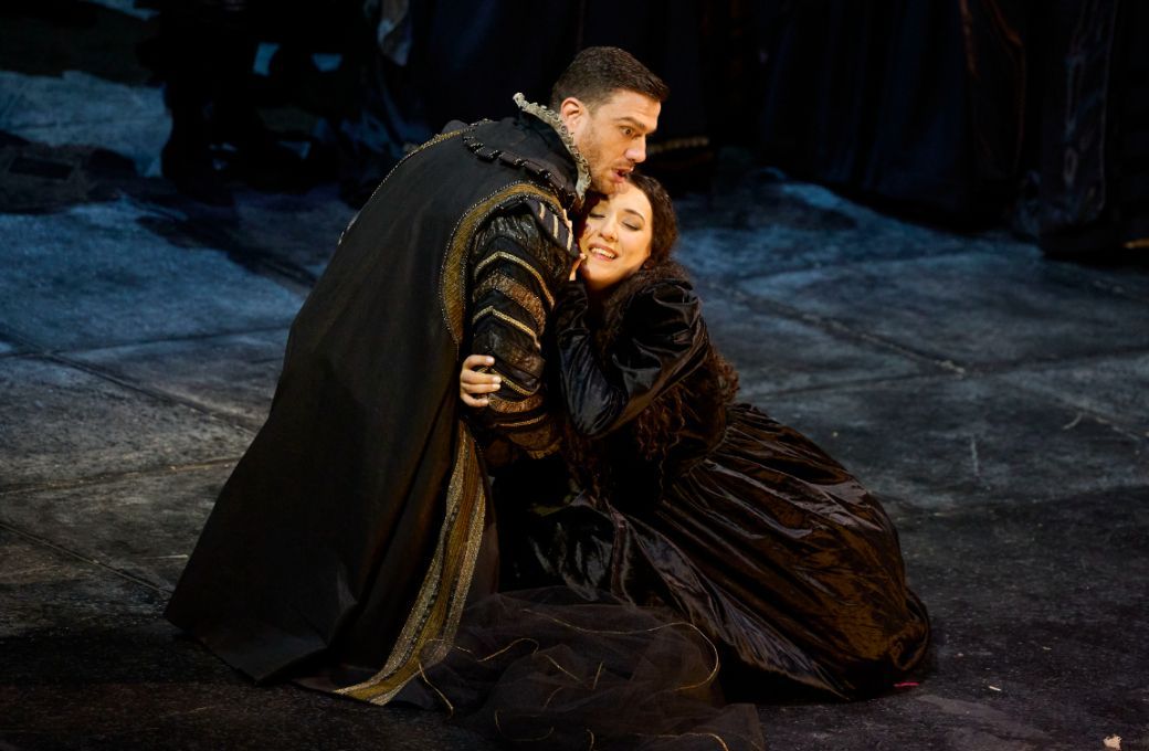 Mattia Olivieri (Enrico) and Rosa Feola (Lucia) © Luciano Romano