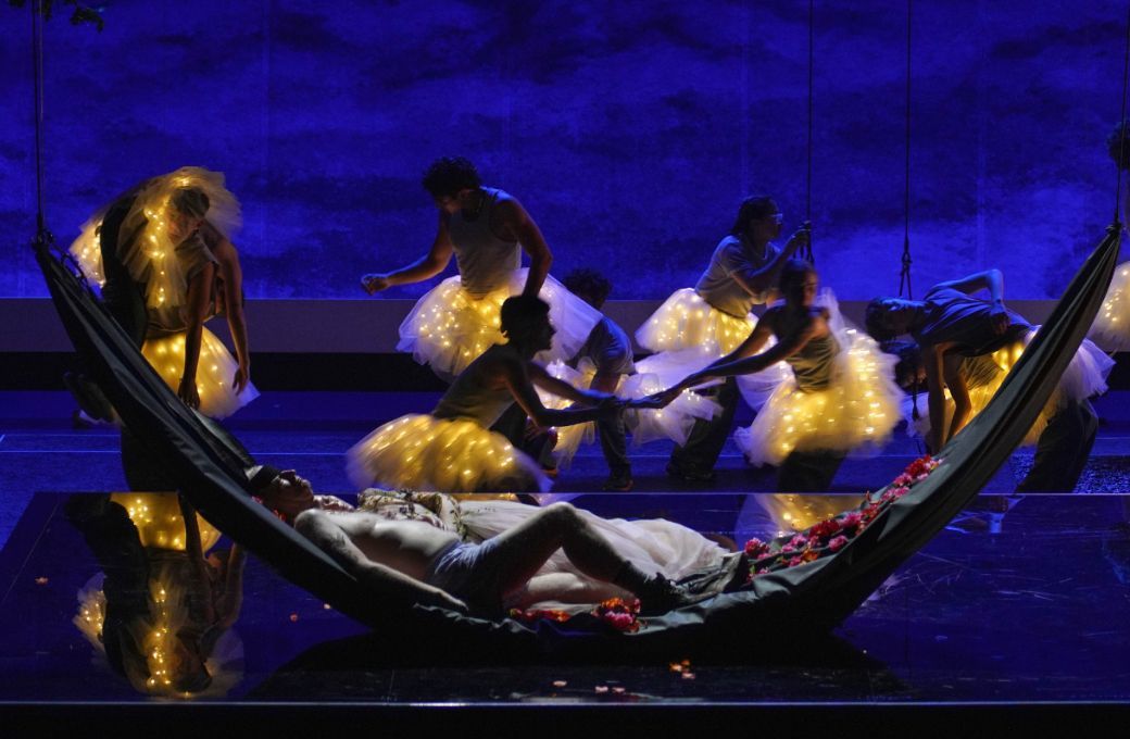 Liv Redpath (Tytania), Clive Bayley (Botton), Peque&ntilde;os Cantores de la ORCAM y bailarines &copy; Javier del Real | Teatro Real